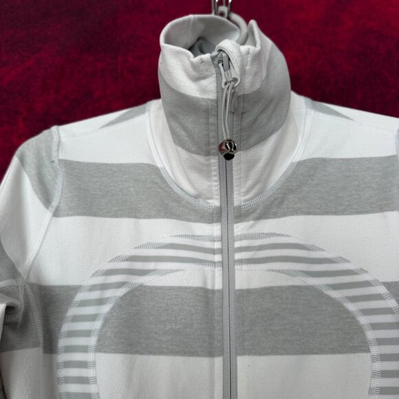LULULEMON ATHLETICA WOMENS STRIDE HIGH NECK JACKET WHITE GRAY STRIPES, 6 - Picture 5 of 16